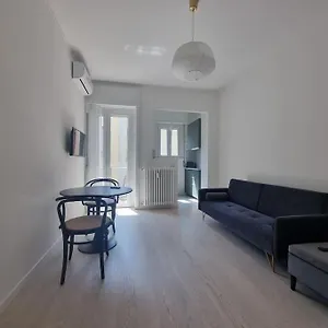  Appartamento New In Lively Area